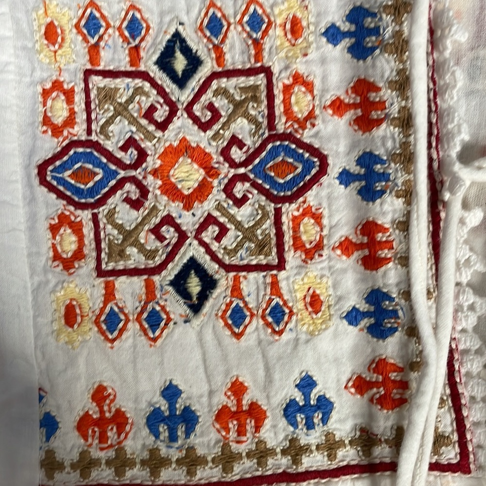 Colorful Embroidered Tank - Picture 3 of 6